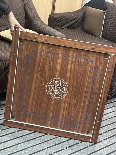 Medium size Carrom board