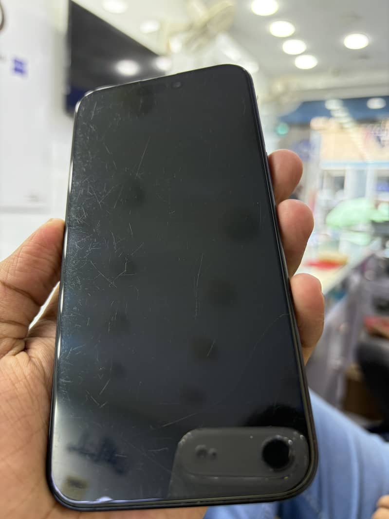Apple iPhone 15 Pro Max 2