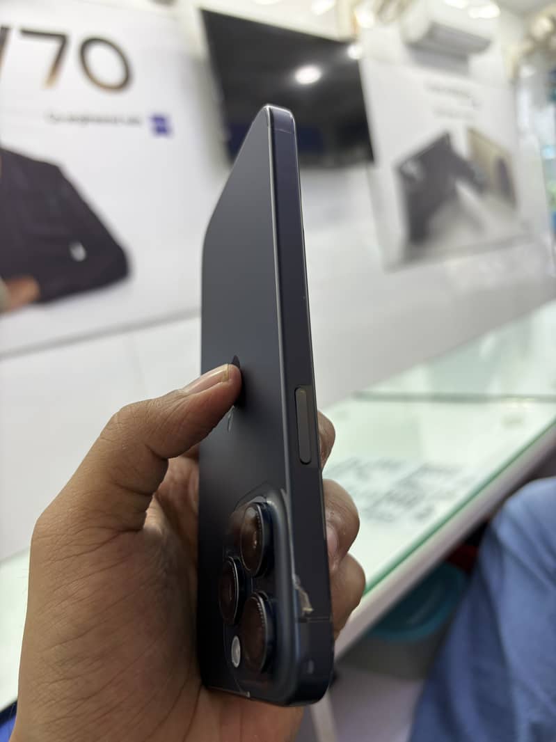 Apple iPhone 15 Pro Max 5