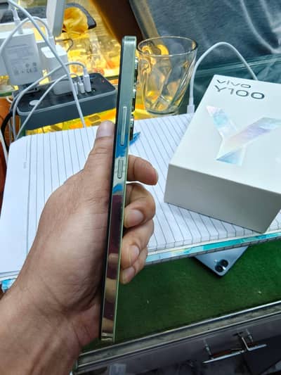 Vivo Y100 8 128  gb