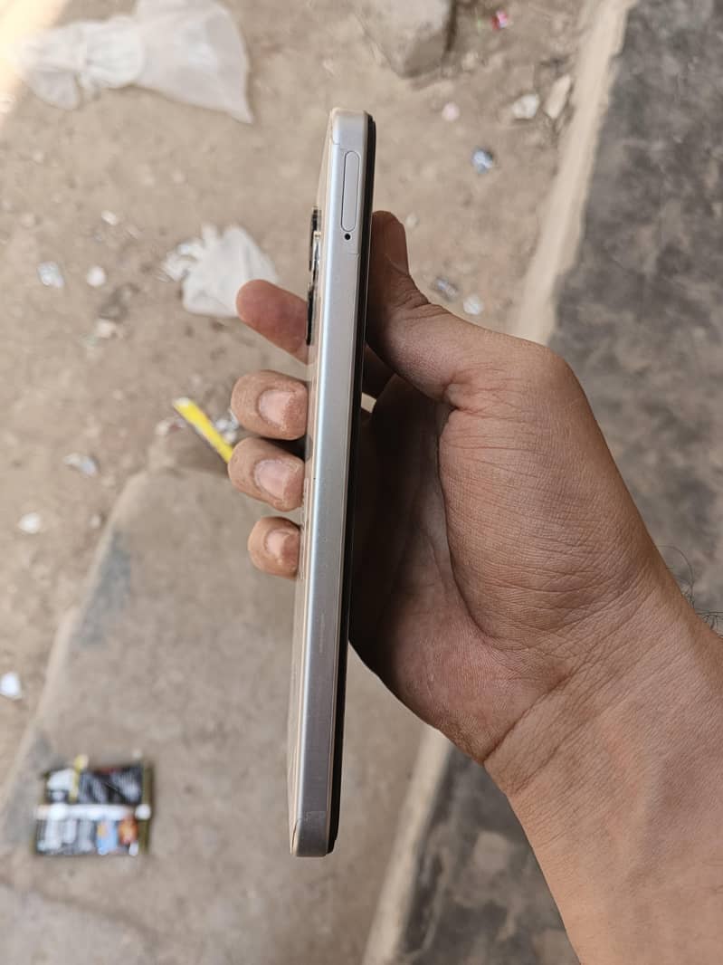 OPPO a6c 4