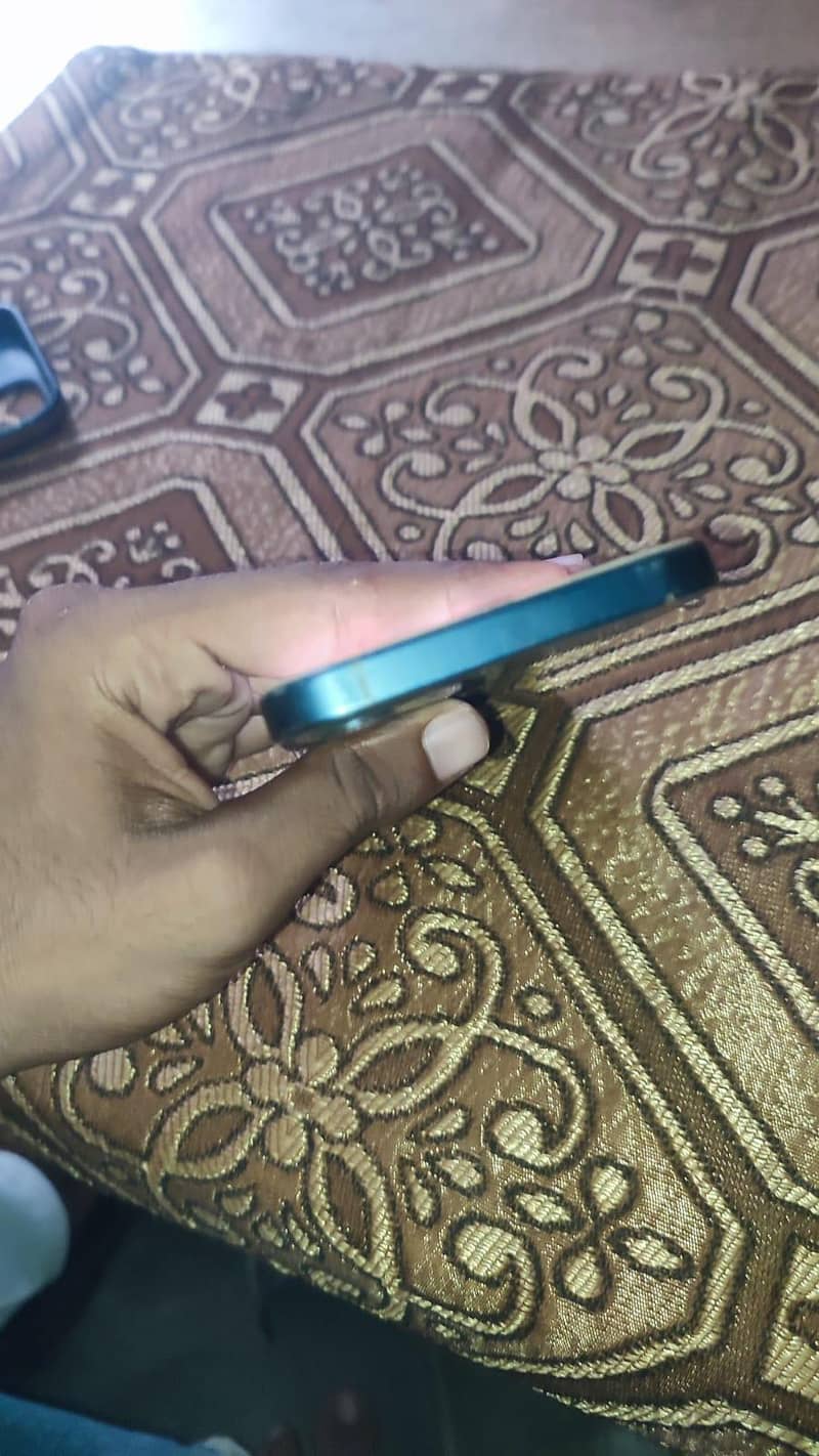 Apple iPhone 12 2