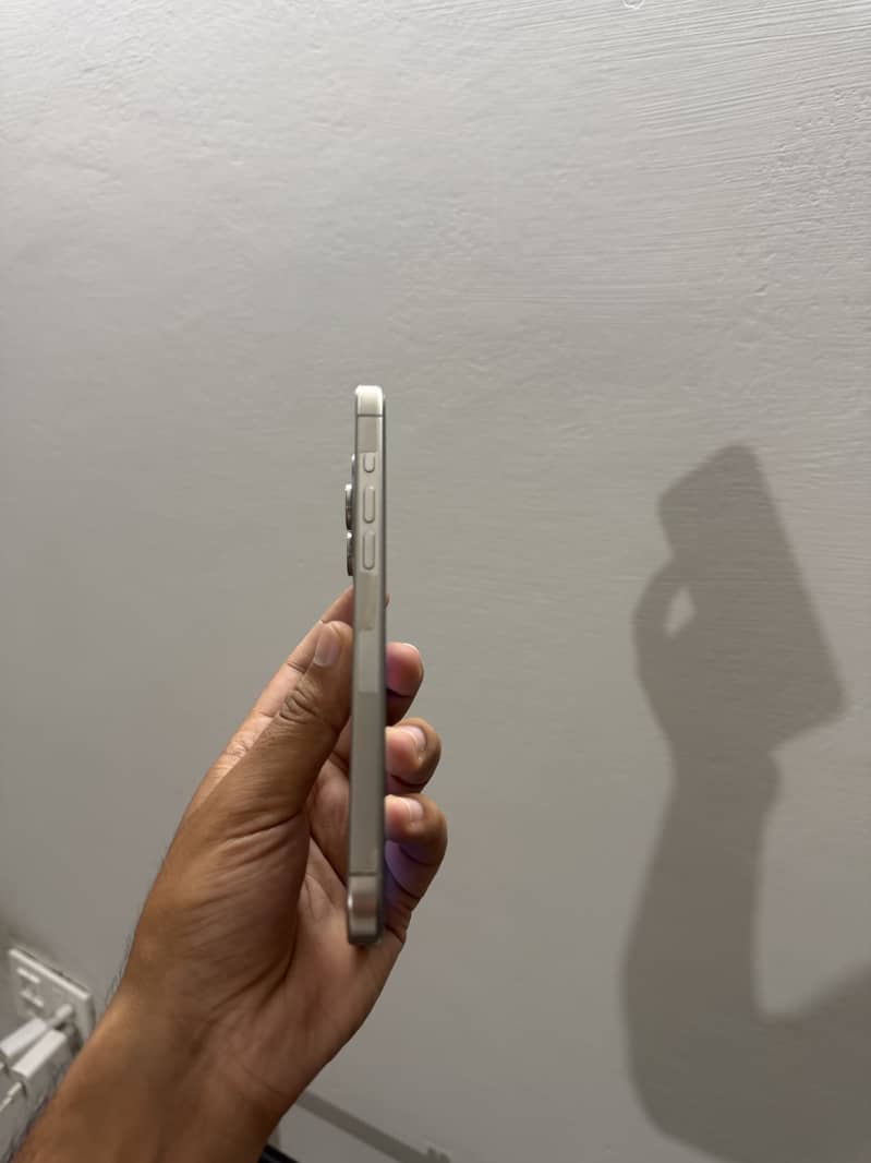 Apple iPhone 15 Pro Max 5