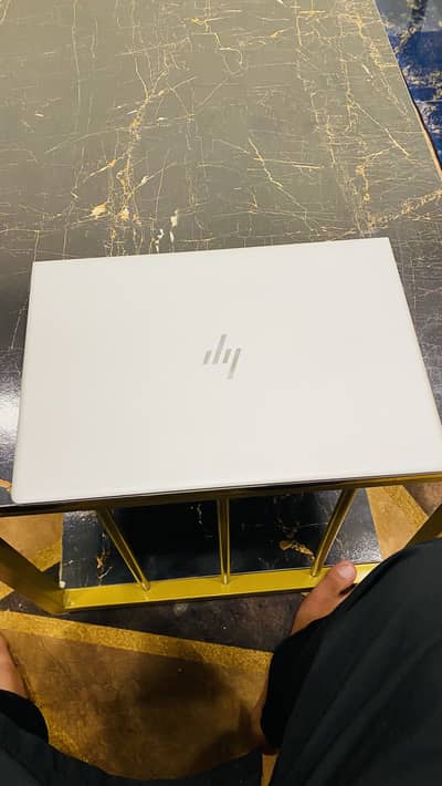 Hp elite book i5 8th gen 8gb ram 256gb ssd