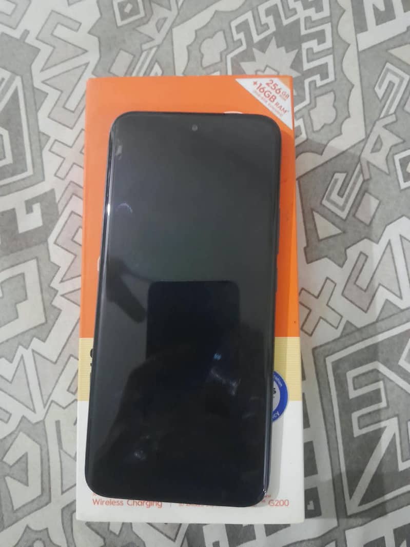 tecno spark 40 pro plus 4