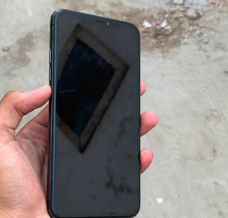 Apple iPhone 11 Pro Max 1