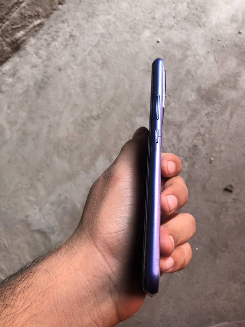 Vivo V21e 4