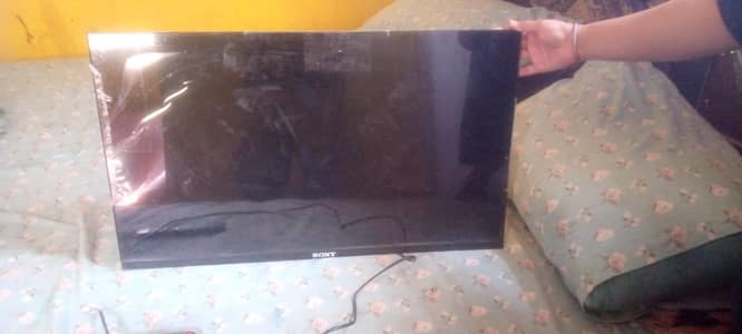 google 32 inch  android Kuch time USD ki hue 7 8 month with box all ok