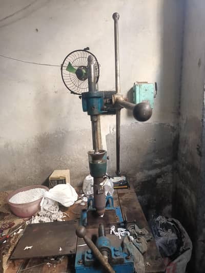 Hand Molding Machine 10/8 condition