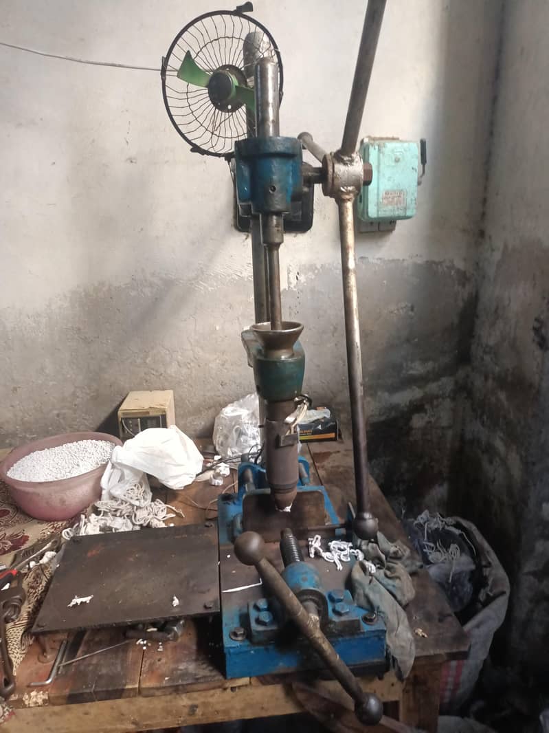 Hand Molding Machine 10/8 condition 2