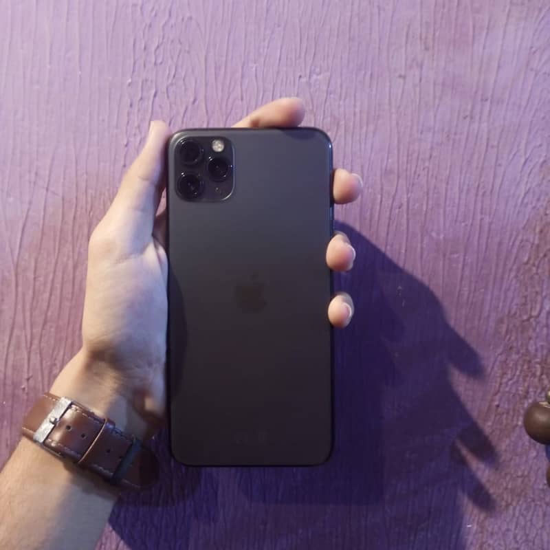 Apple iPhone 11 Pro Max 1