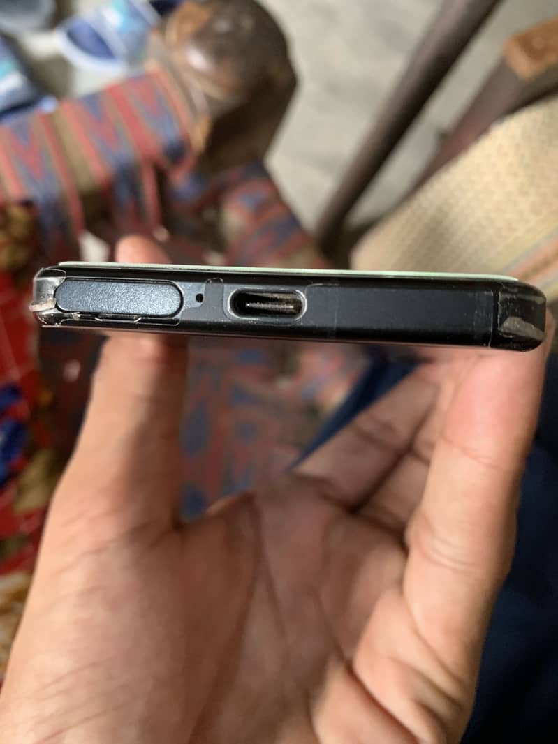 Sony Xperia 4 2