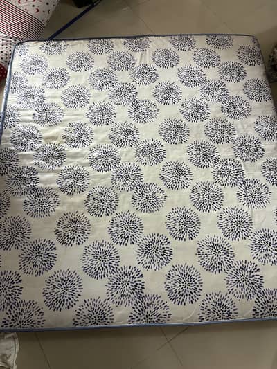 6 inches King Size Mattress 10/10 condition , 2.5 year Used.