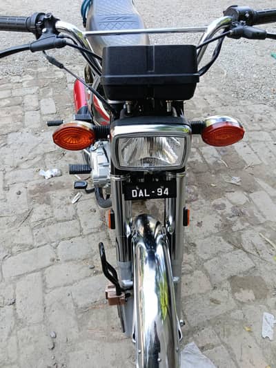 125 bike with double saman (red)