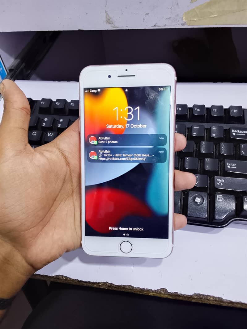 Apple iPhone 7 Plus 0