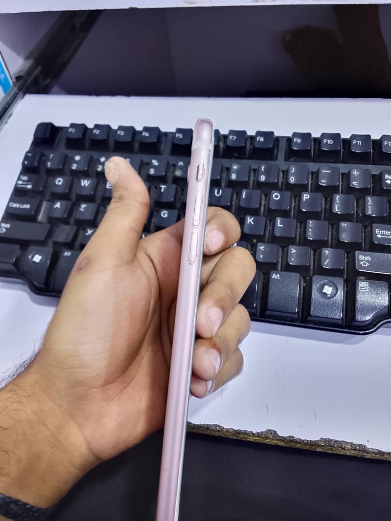 Apple iPhone 7 Plus 3