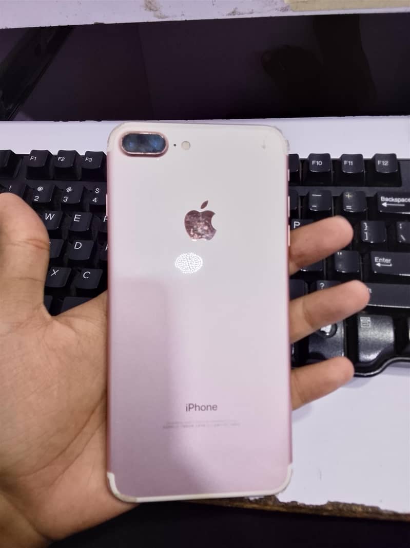 Apple iPhone 7 Plus 5