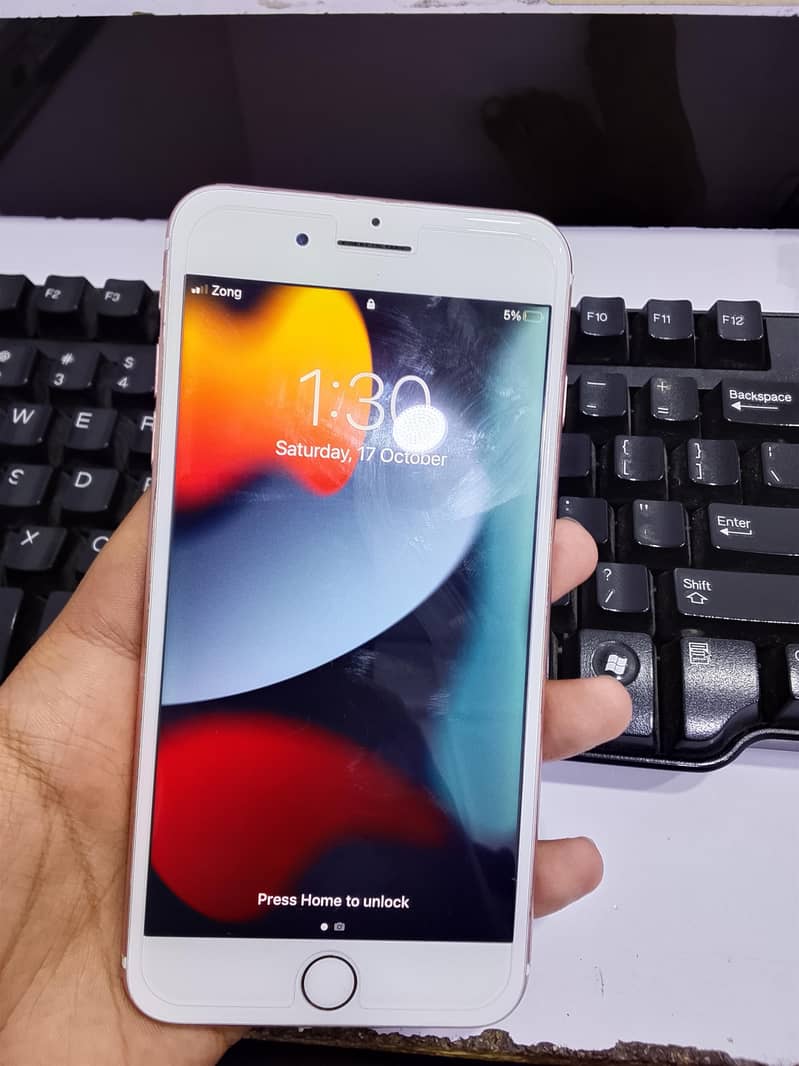 Apple iPhone 7 Plus 6