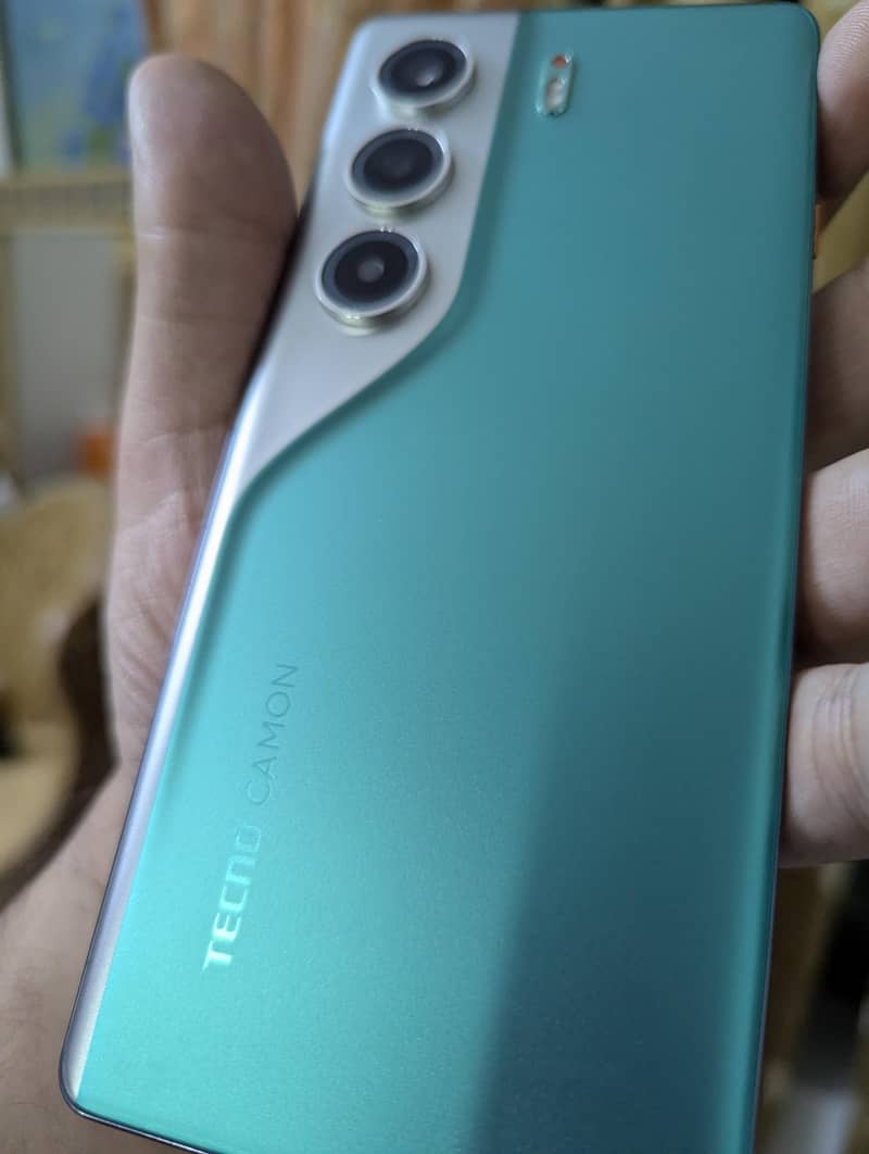 Tecno CAMON 40 Pro 2