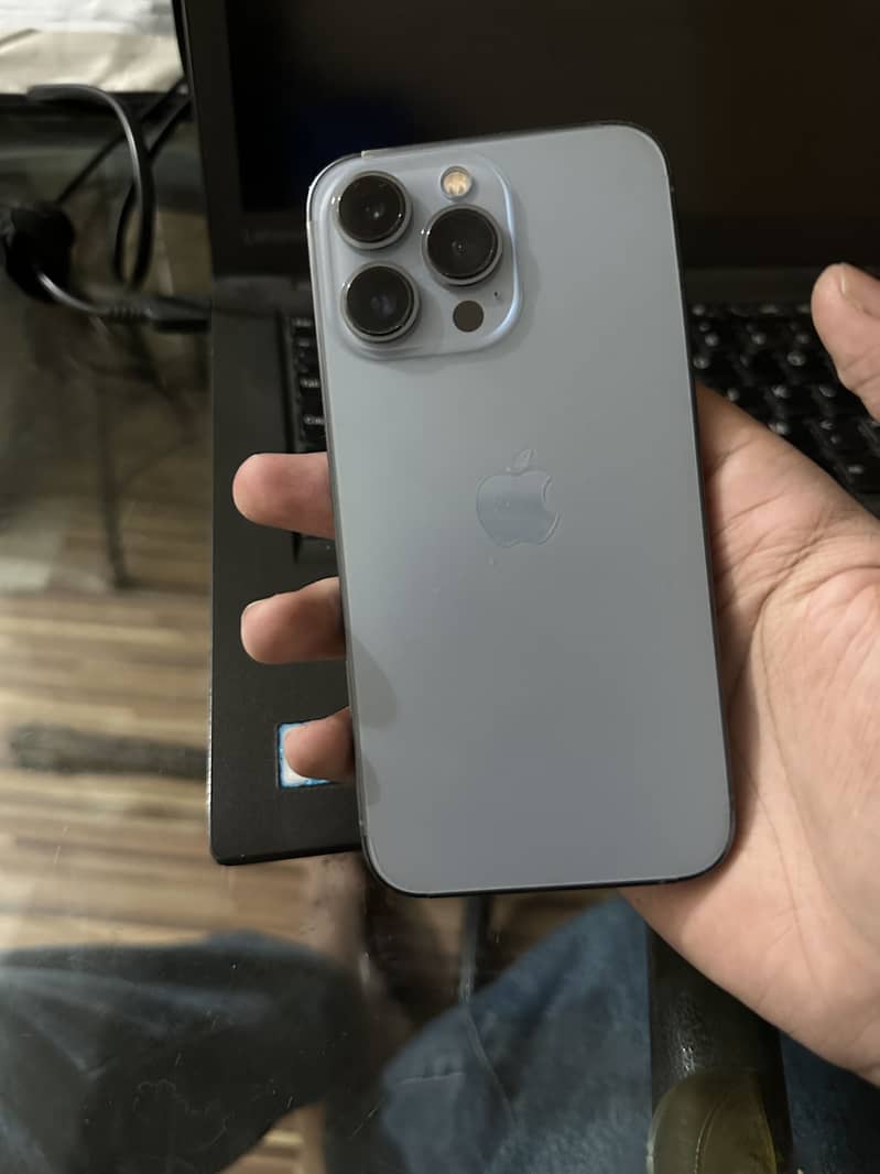 Apple iPhone 13 Pro 2