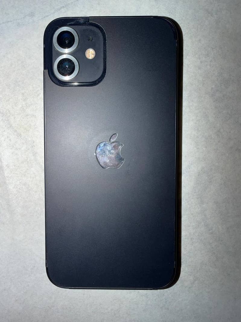 Apple iPhone 12 4