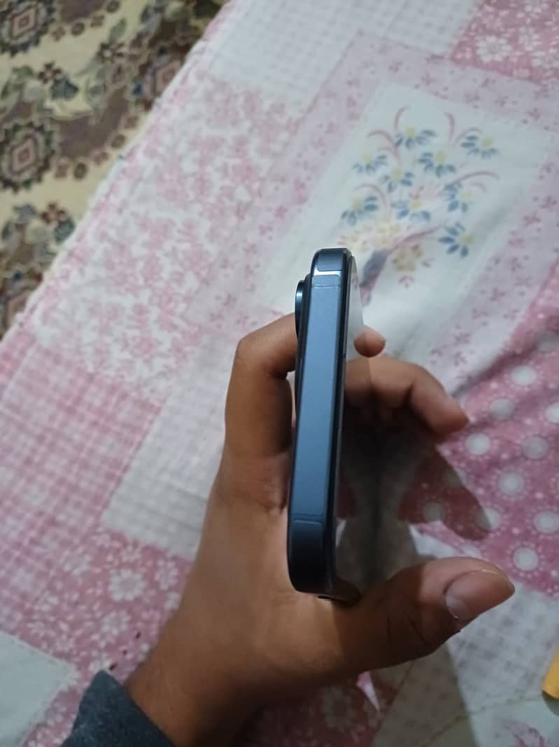 Apple iPhone 15 Pro Max 5