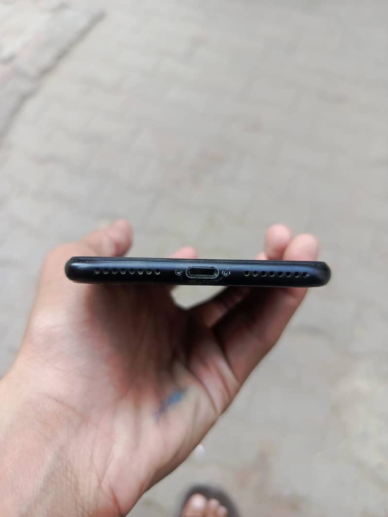 Apple iPhone 7 Plus 1