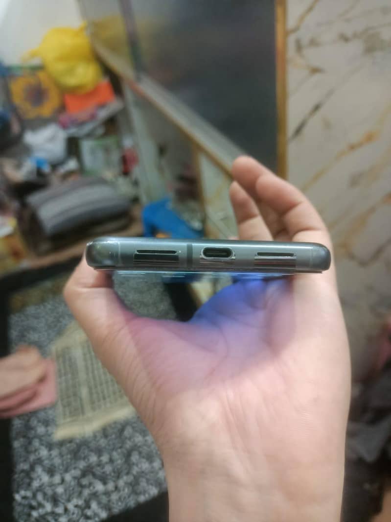 Google Pixel 8 Pro 2