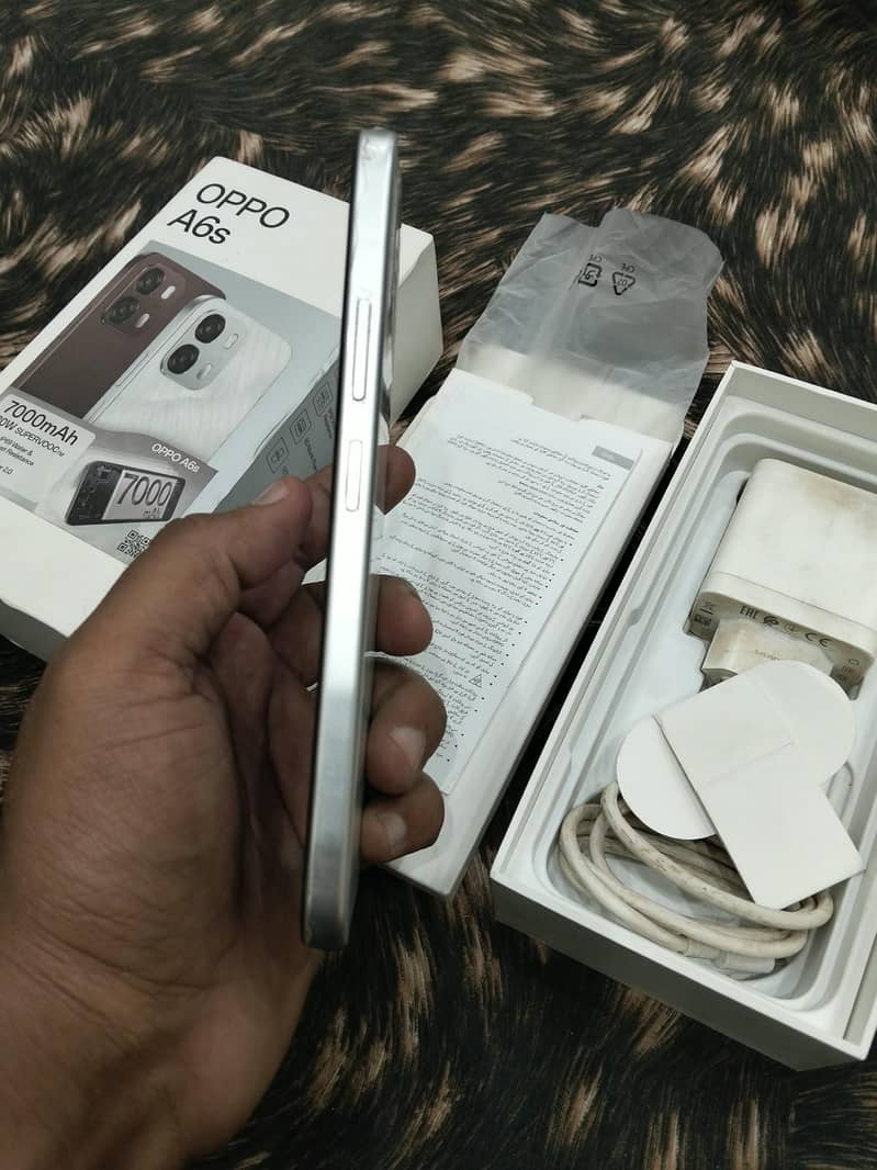 OPPO A6s 3
