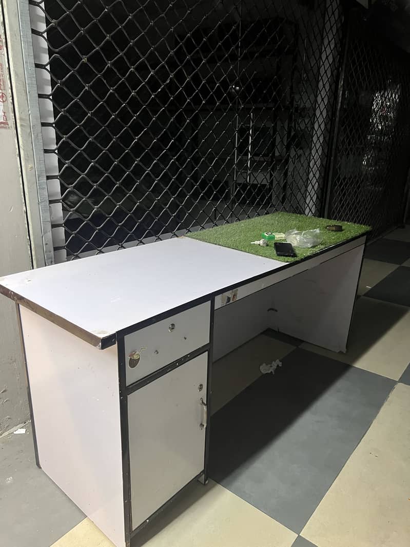 Shop counter table 1