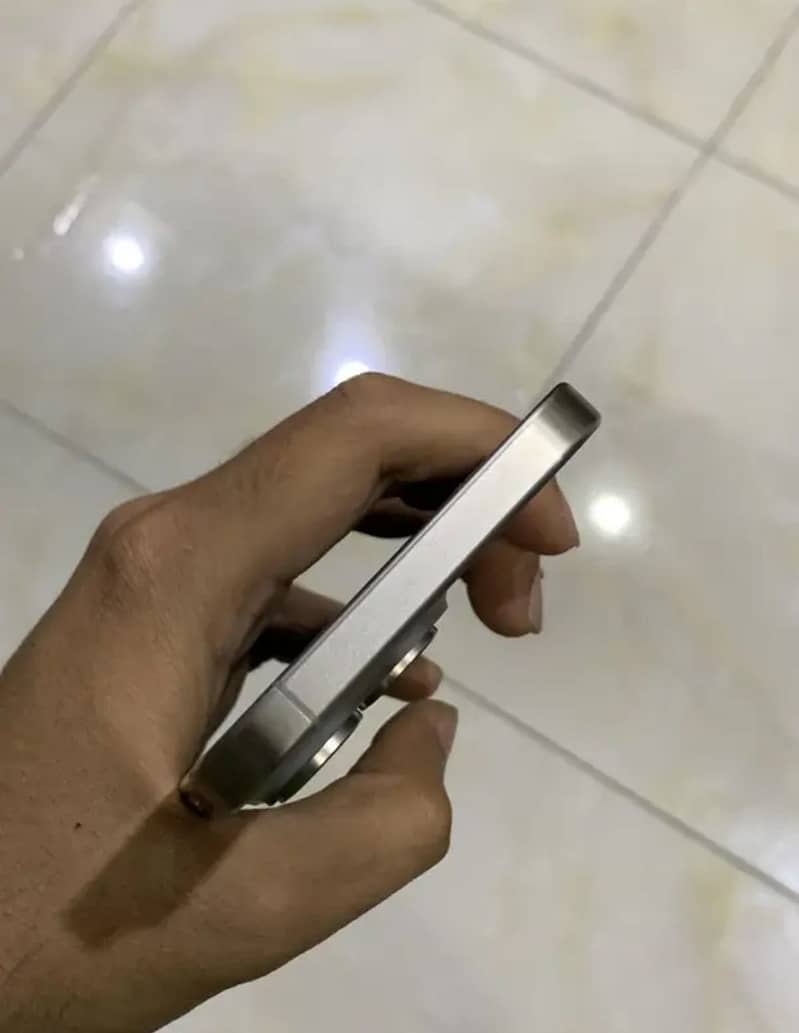 iPhone 15pro max 3