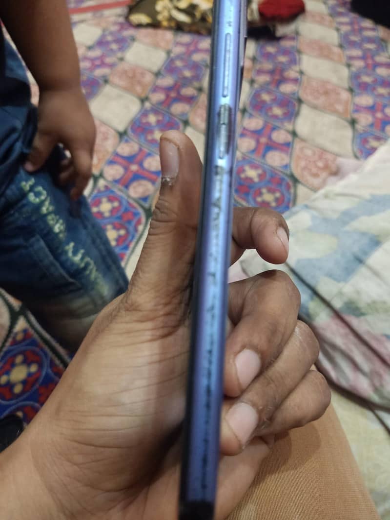 Vivo V21e 4