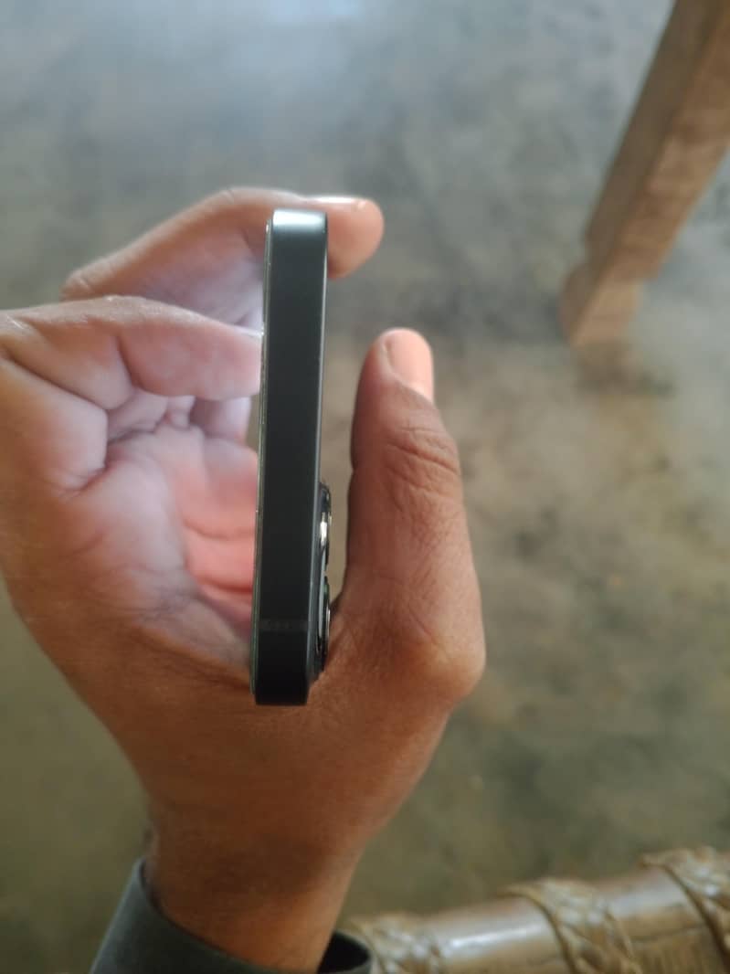 iPhone 13 5