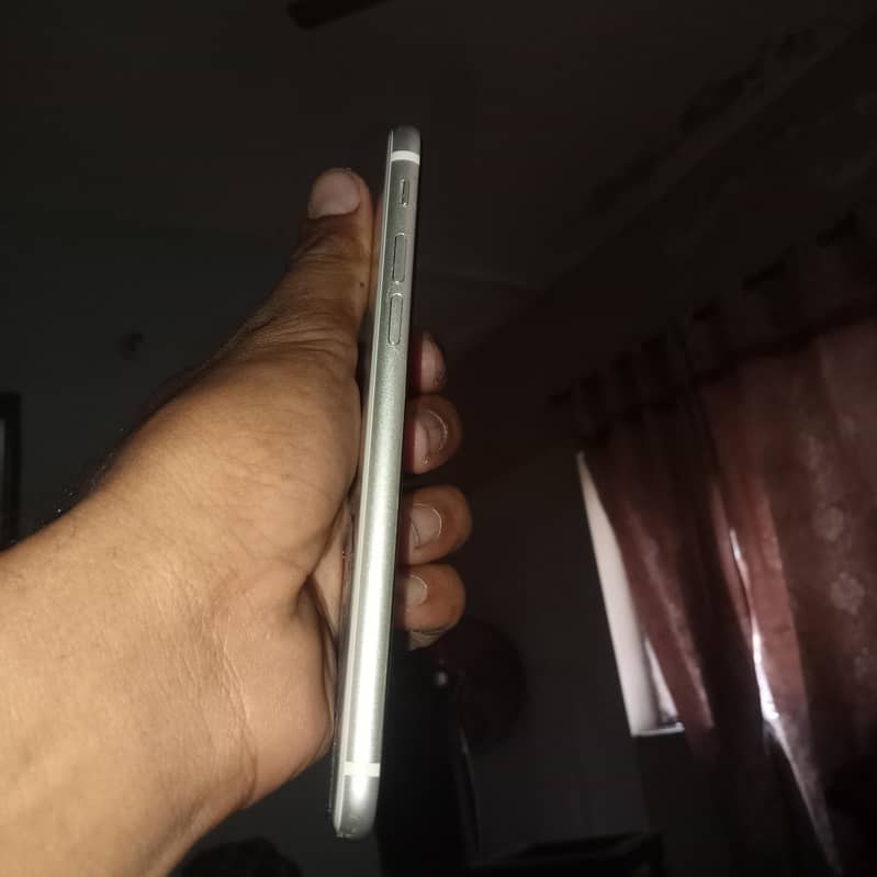 Apple iPhone SE 4