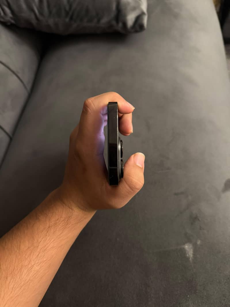 Apple iPhone 14 Pro 2