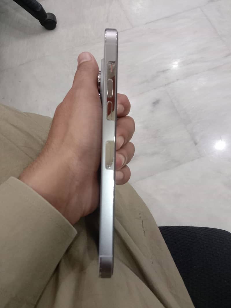 Apple iPhone 14 Pro Max 5