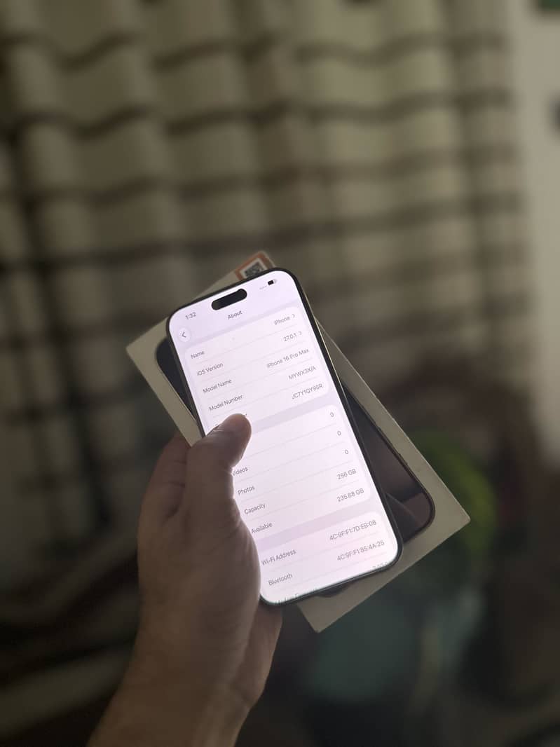Apple iPhone 16 Pro Max 2