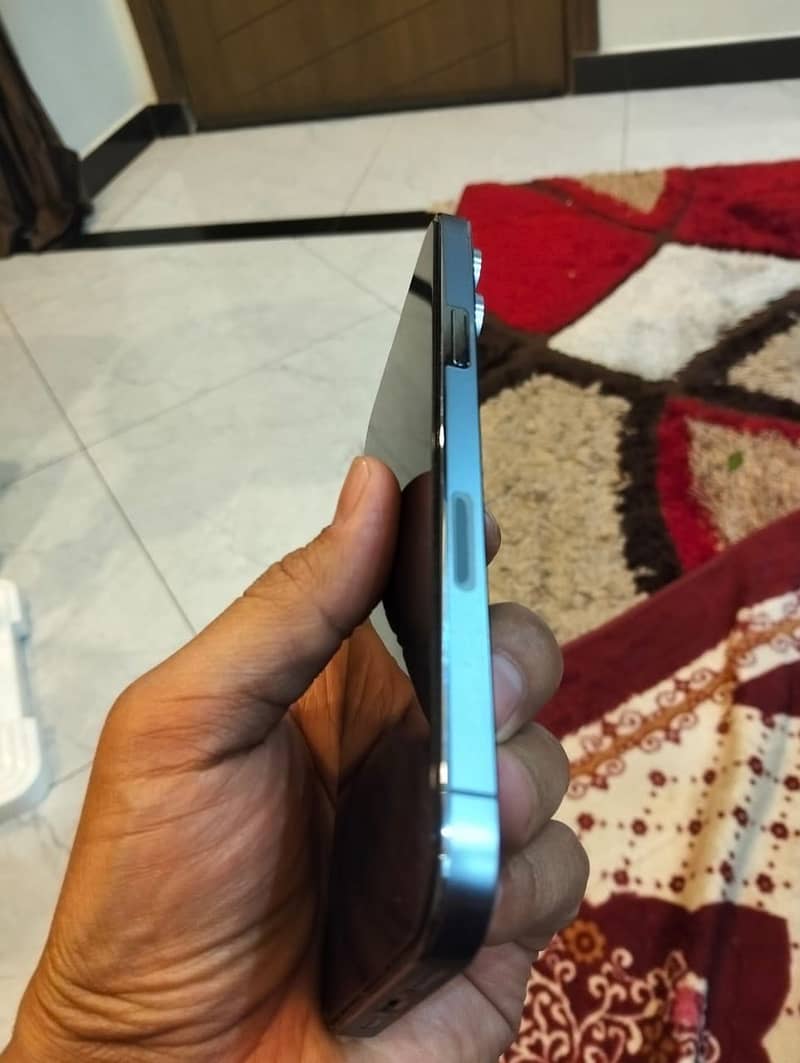 Apple iPhone 13 Pro Max 3