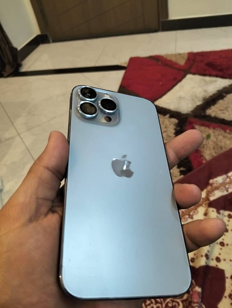 Apple iPhone 13 Pro Max 4