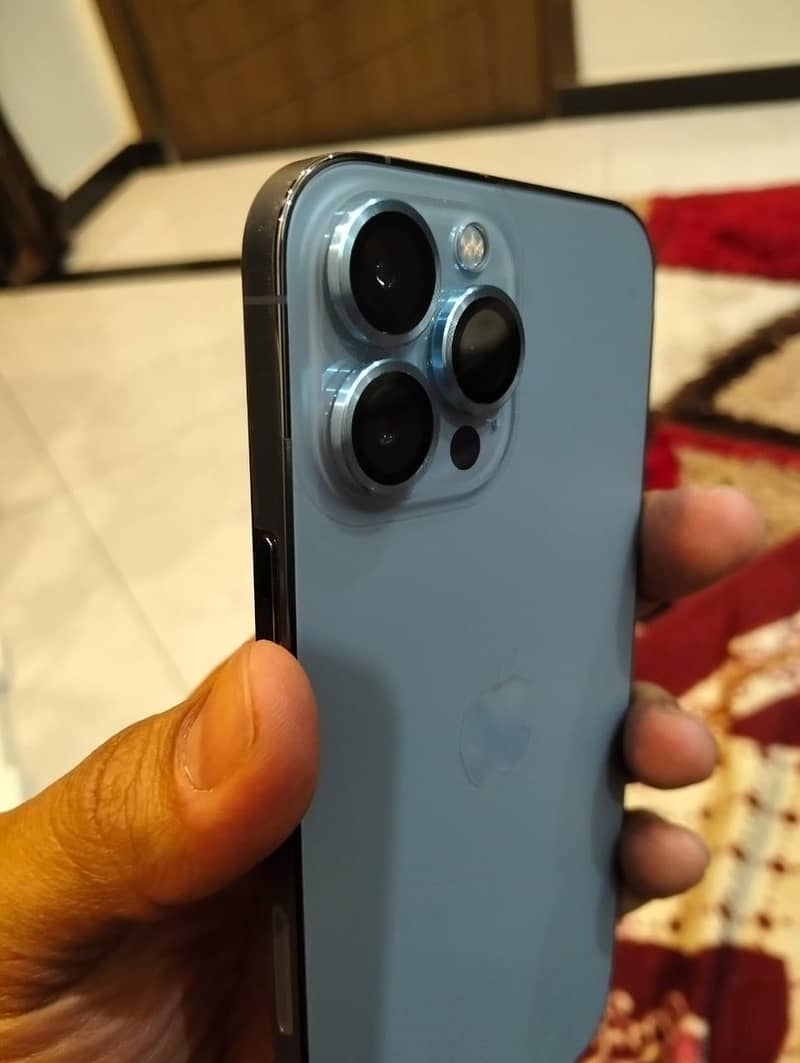 Apple iPhone 13 Pro Max 5