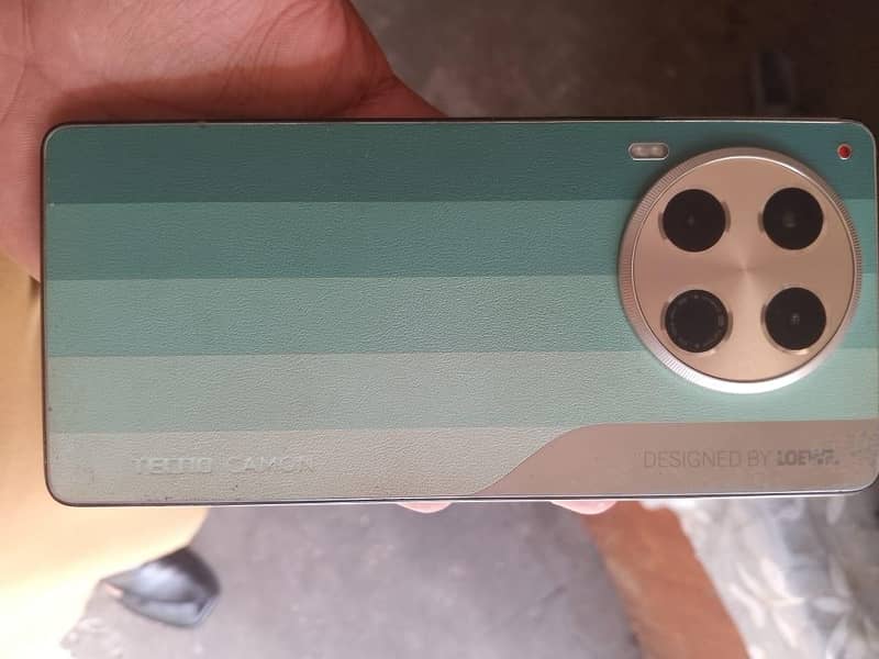 Tecno CAMON 30 0