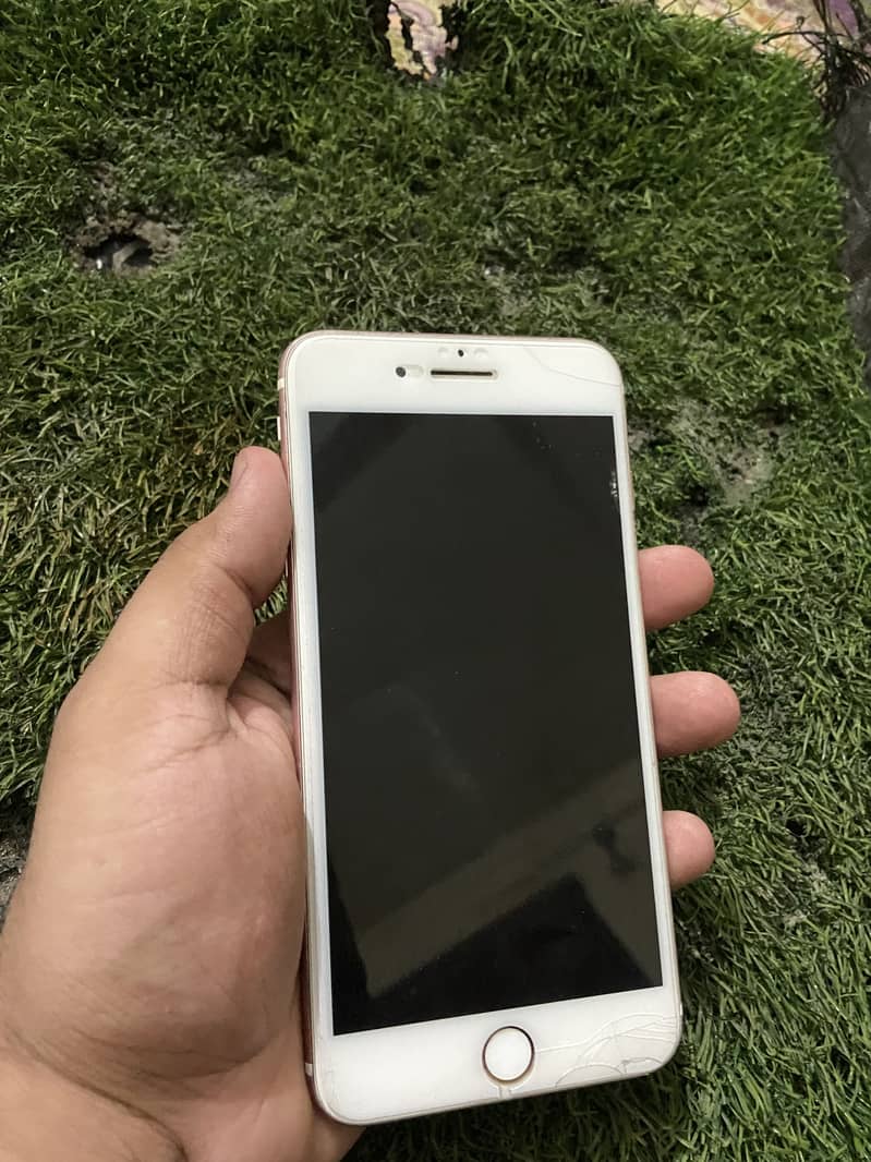 Apple iPhone 7 Plus 1