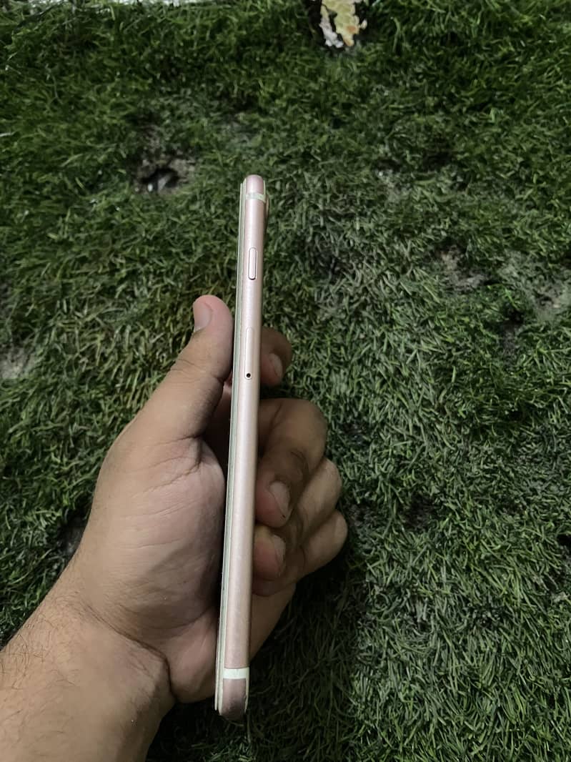 Apple iPhone 7 Plus 3