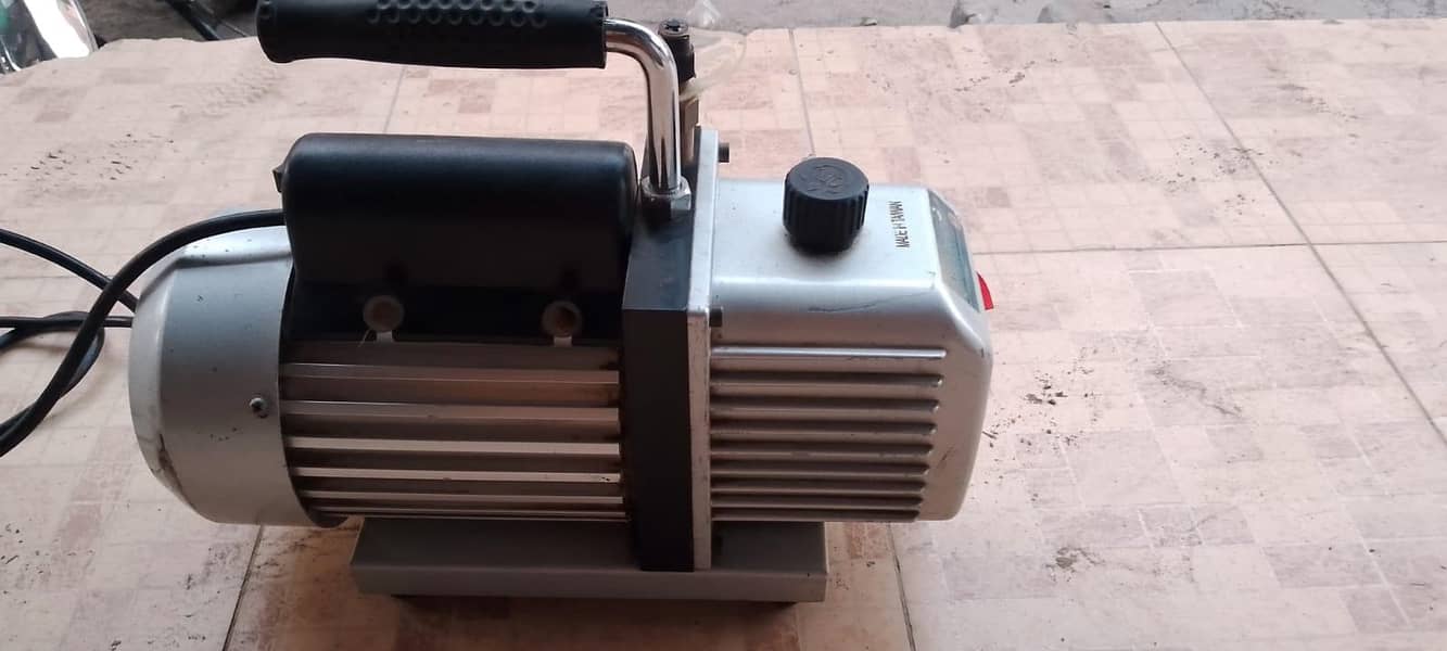Vacuum Pump 2