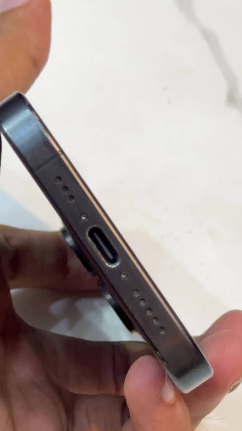 Apple iPhone 15 Pro 1