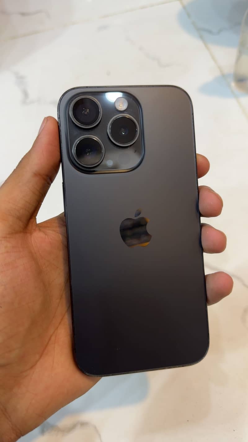 Apple iPhone 15 Pro 4