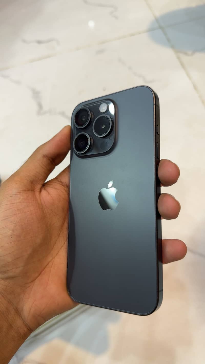 Apple iPhone 15 Pro 6