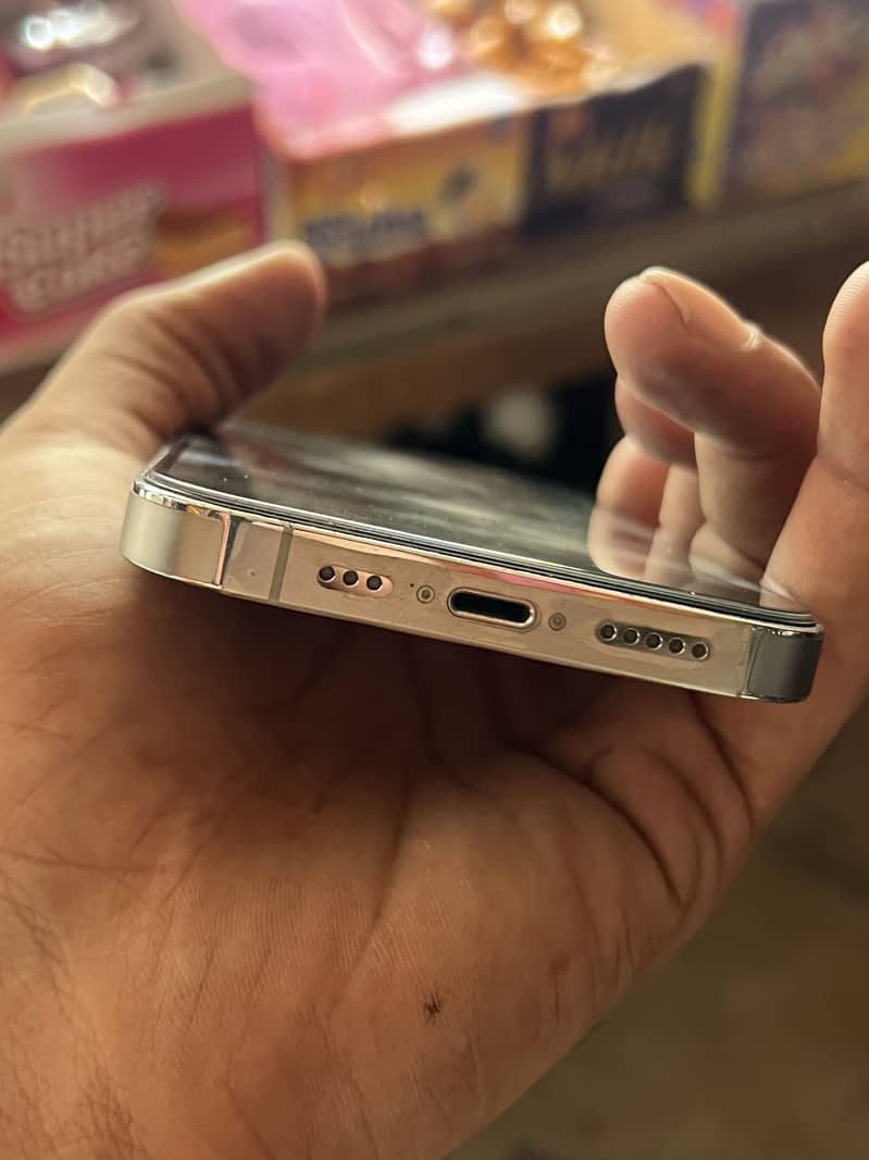 Apple iPhone 14 Pro 2