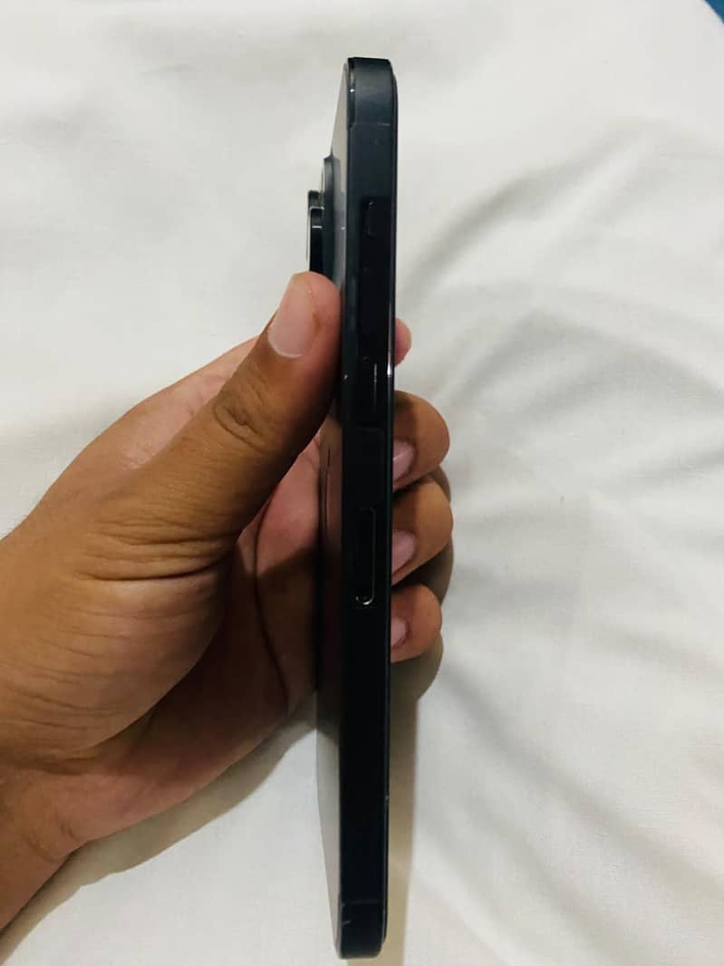 Apple iPhone 14 Pro Max 3