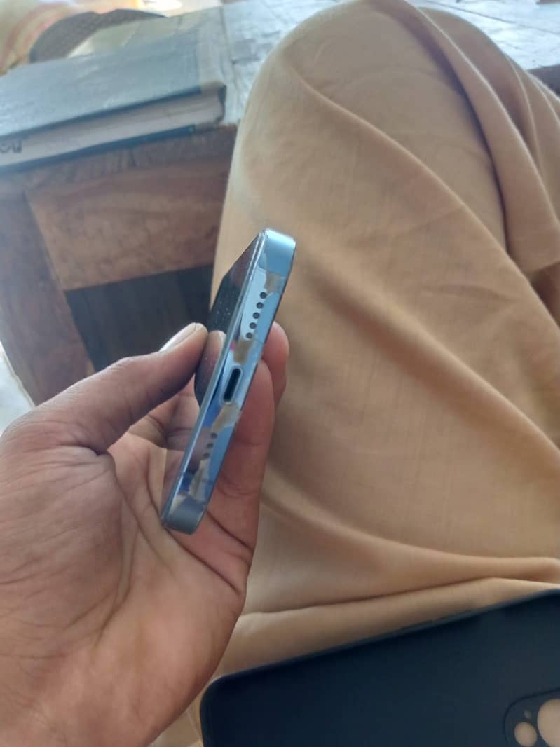Apple iPhone 13 Pro 4